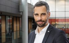 Kommunikationsdirektor Janis Eitner verlässt Fraunhofer und wird als Vice President Kommunikationschef der Webasto SE